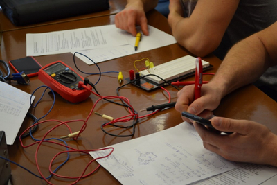 elektrotechnicke minimum stu slovenska technicka univerzita § 21 bez elektrotechnického vzdelania